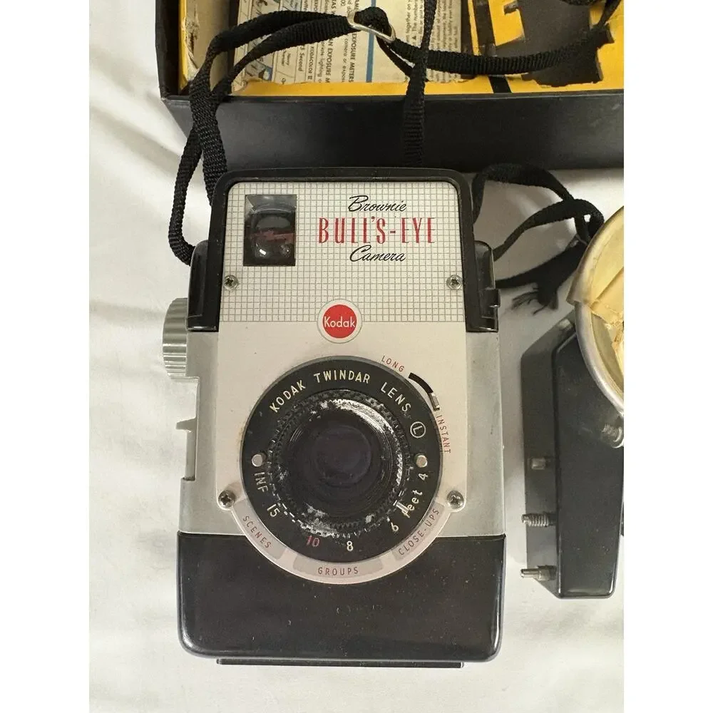 Kodak Brownie Bulls-Eye Camera Flash Outfit Vintage